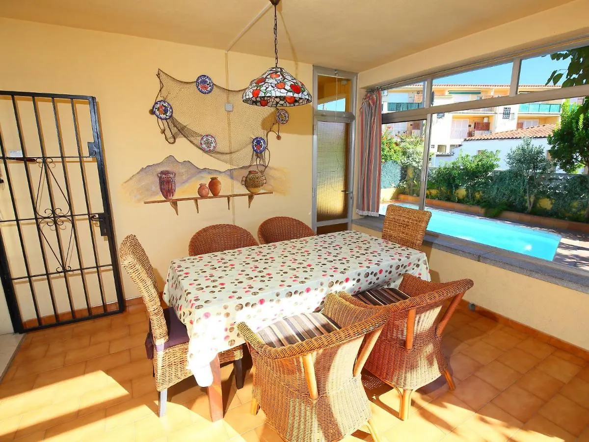 Holiday Home Mallols L'Escala Spain